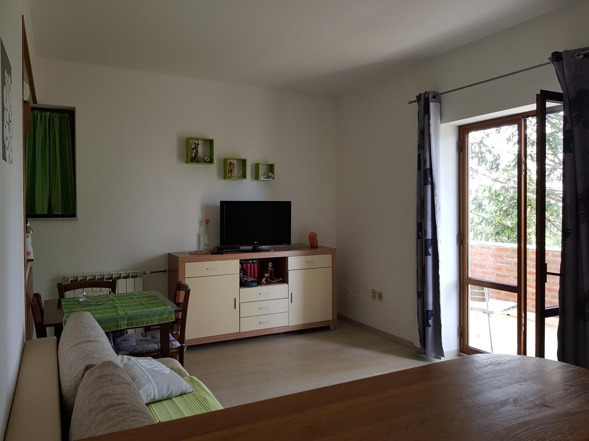 Apartments Milica 乌马格 外观 照片