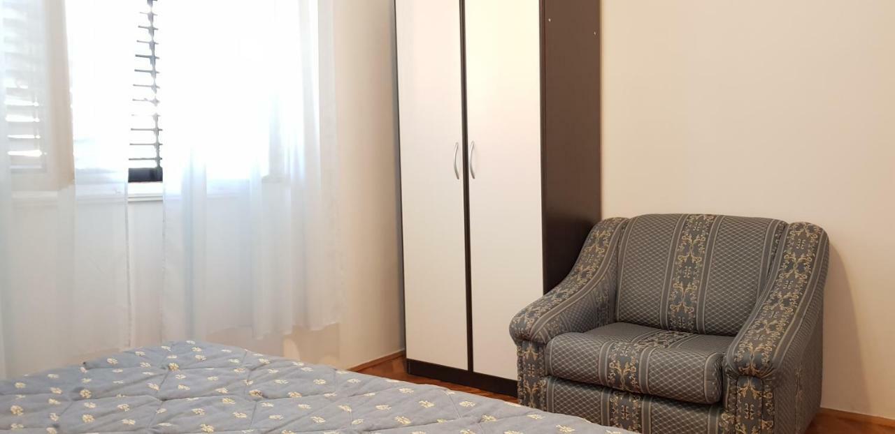 Apartments Milica 乌马格 外观 照片