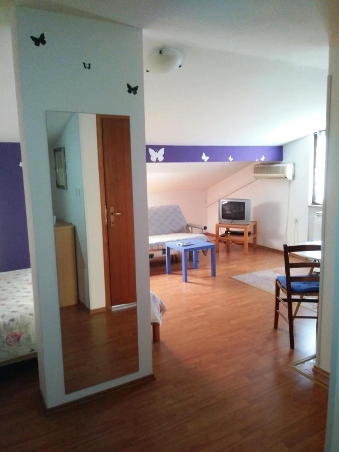 Apartments Milica 乌马格 外观 照片